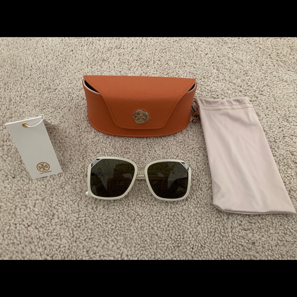 Tory Burch Sunglasses style TY5006